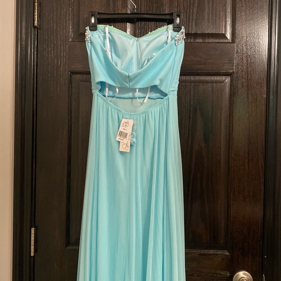 Embellished Sweetheart Neck Maxi Dress - Picture 6 of 6